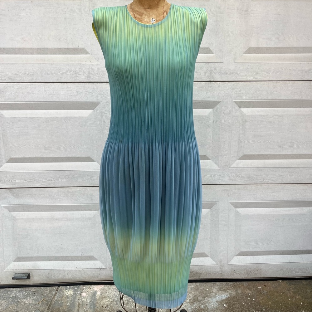 Pleats please Issey Miyake ombré bubble dress